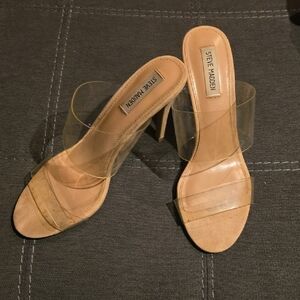 Steve Madden Tan Heels with Elegant Design
